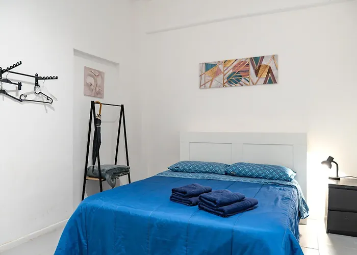 Lion Renting Vatican 펜션 *